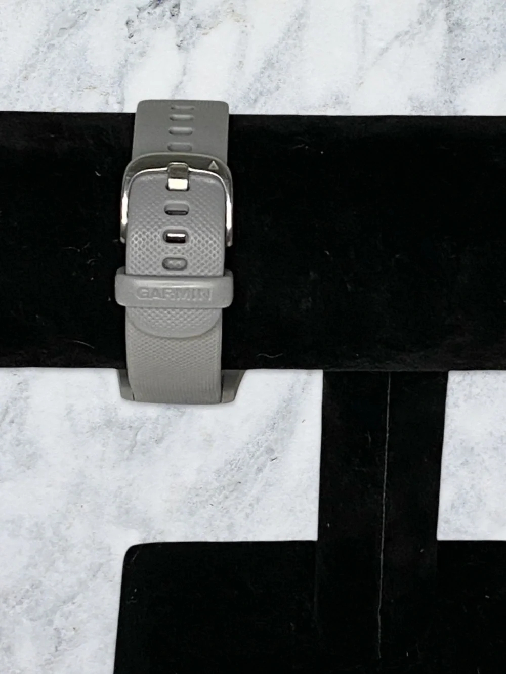 Garmin Vivoactive 4S GPS Smartwatch 40mm‎ Fiber-Reinforced Gray Silicone band